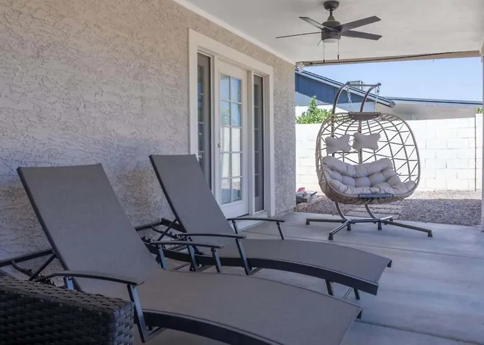 Cozy House With Open Backyard Near Hiking Trails *